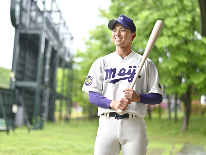 硬式野球部が練習を行う府中グラウンドにて