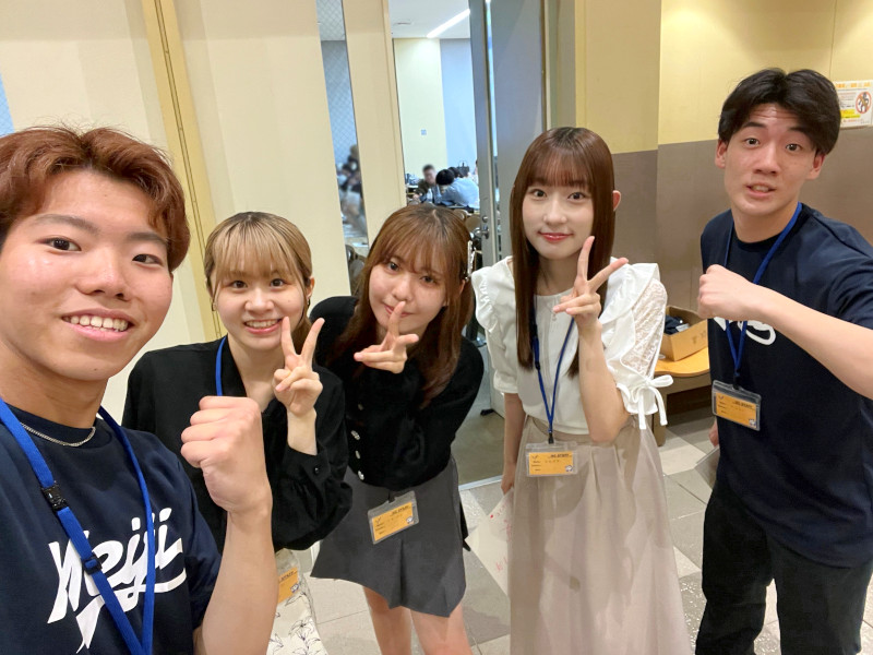学生プロジェクトの、同期のトークパートメンバーとの一枚