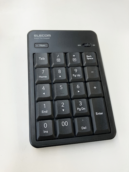 愛用しているテンキーです。ワイヤレスで使いやすいです!