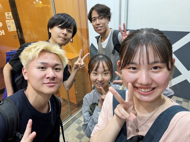 ご飯会での自撮り集合写真