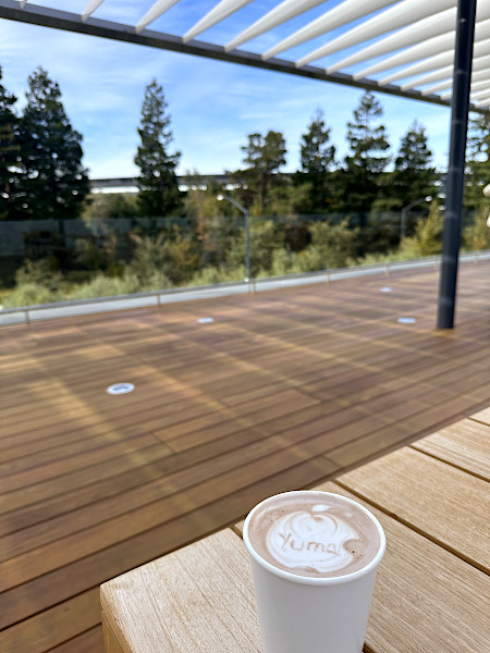 シリコンバレーにあるApple Park Visitor Centerを訪れた際の一枚