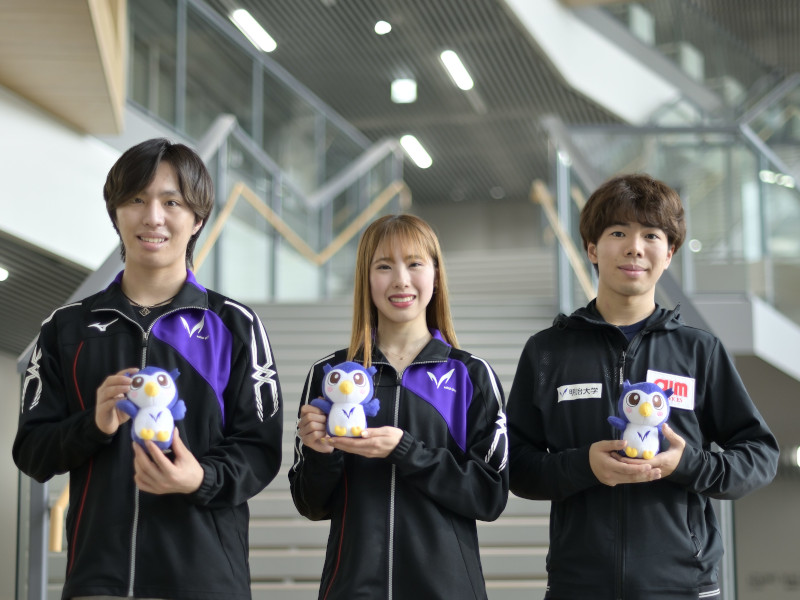 左から：三浦佳生選手、住吉りをん選手、佐藤駿選手