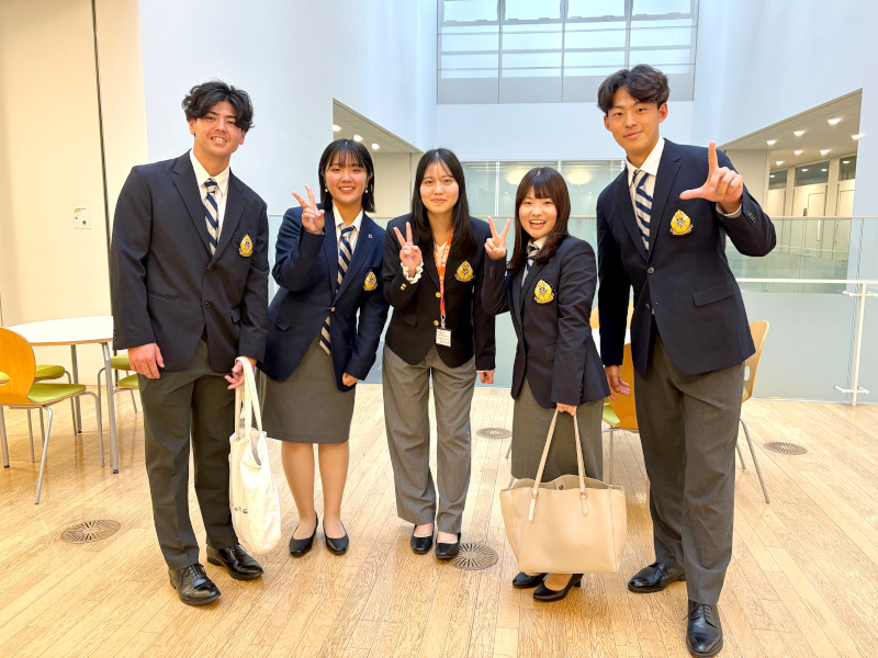 成果発表会終了後に参加メンバーとの一枚