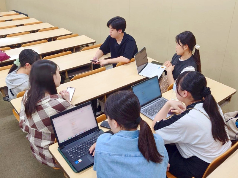 ゼミ活動中の様子
