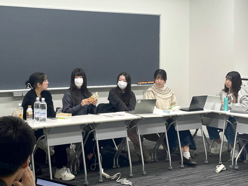 ゼミでのディスカッションの様子