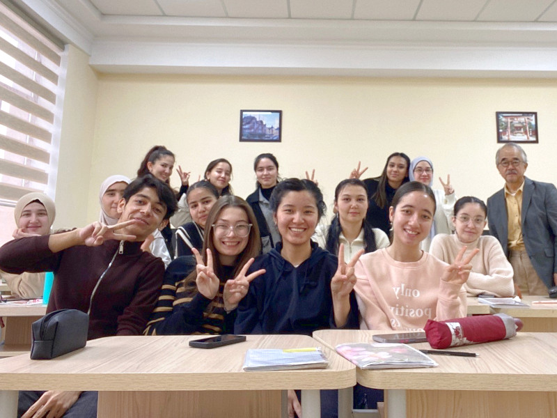 3年生(ロシア語クラス)の学生と