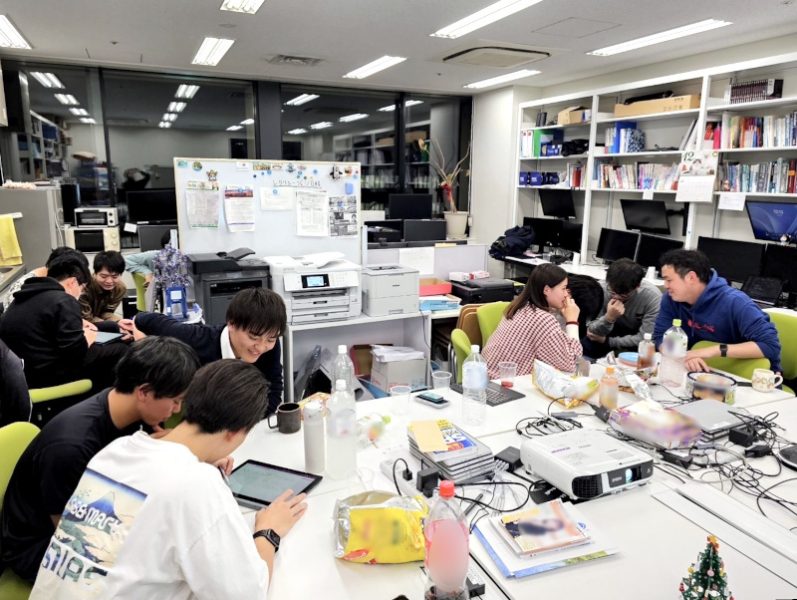 毎年12月に開催する月ピザパーティーのレクリエーション