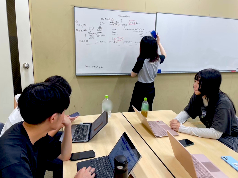 「研究交流祭」に向けてのグループディスカッションの様子③
