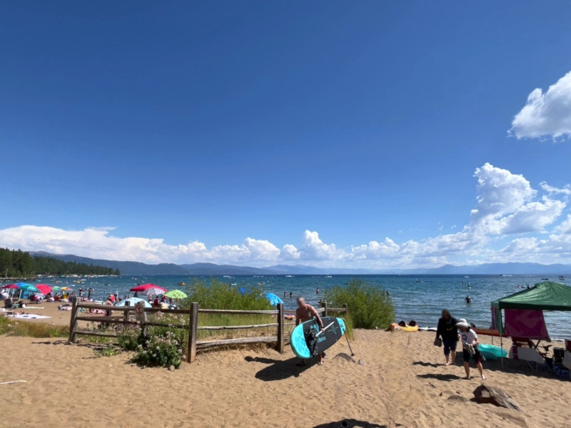 週末に友人たちと訪れたタホ湖