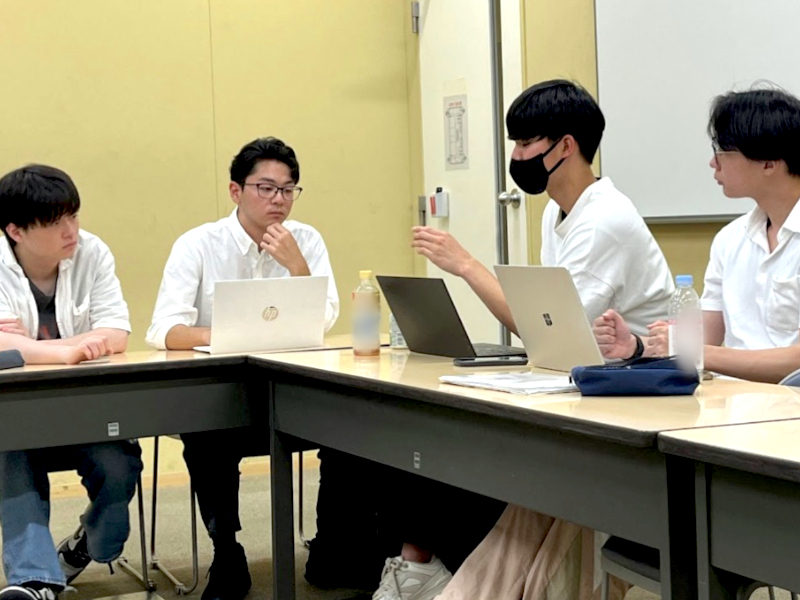 共同研究で作業を行っている写真