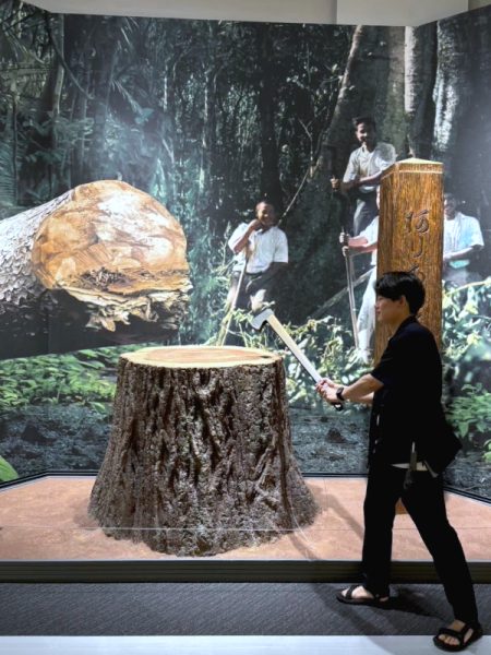 時には大学を飛び出します。講義で人種問題のデータを扱った際、JICA移民資料館を訪問しました