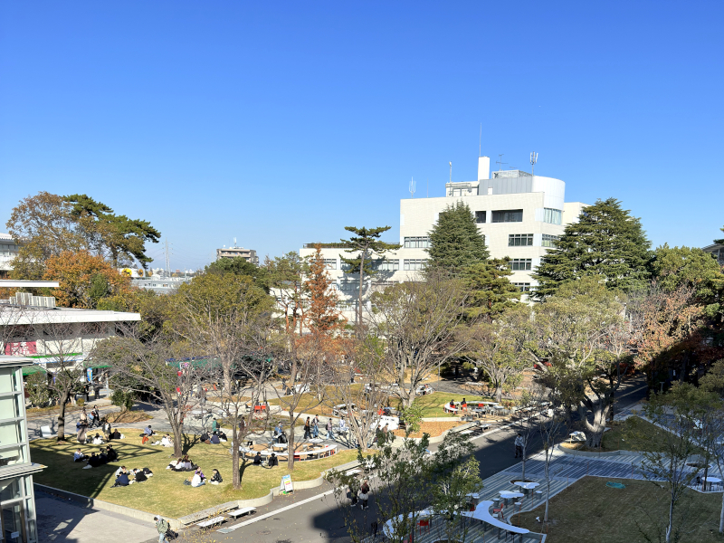 明治大学和泉キャンパスの風景