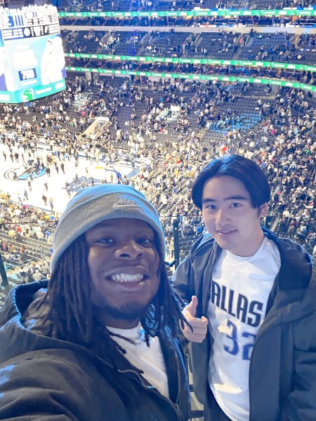 友人と2人でNBAのテキサスダービー観戦